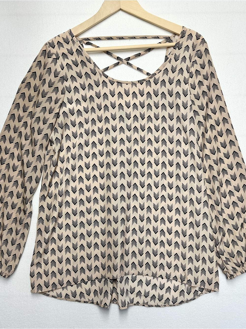 Maurices Women’s Medium Chevron Print Blouse • Crisscross Neckline Top - Picture 2 of 6